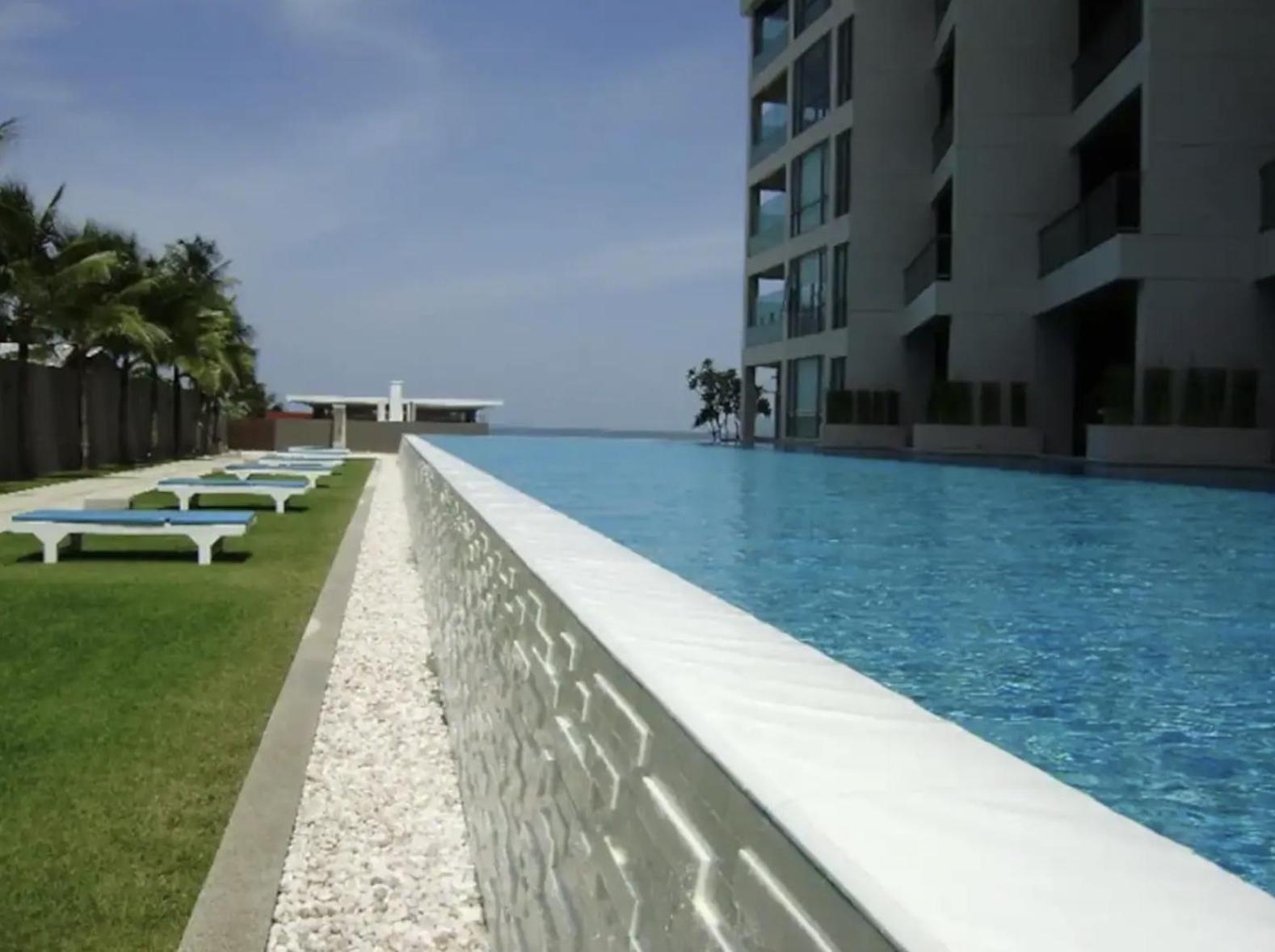 Ananya Beachfront Wongamat Paradise *
