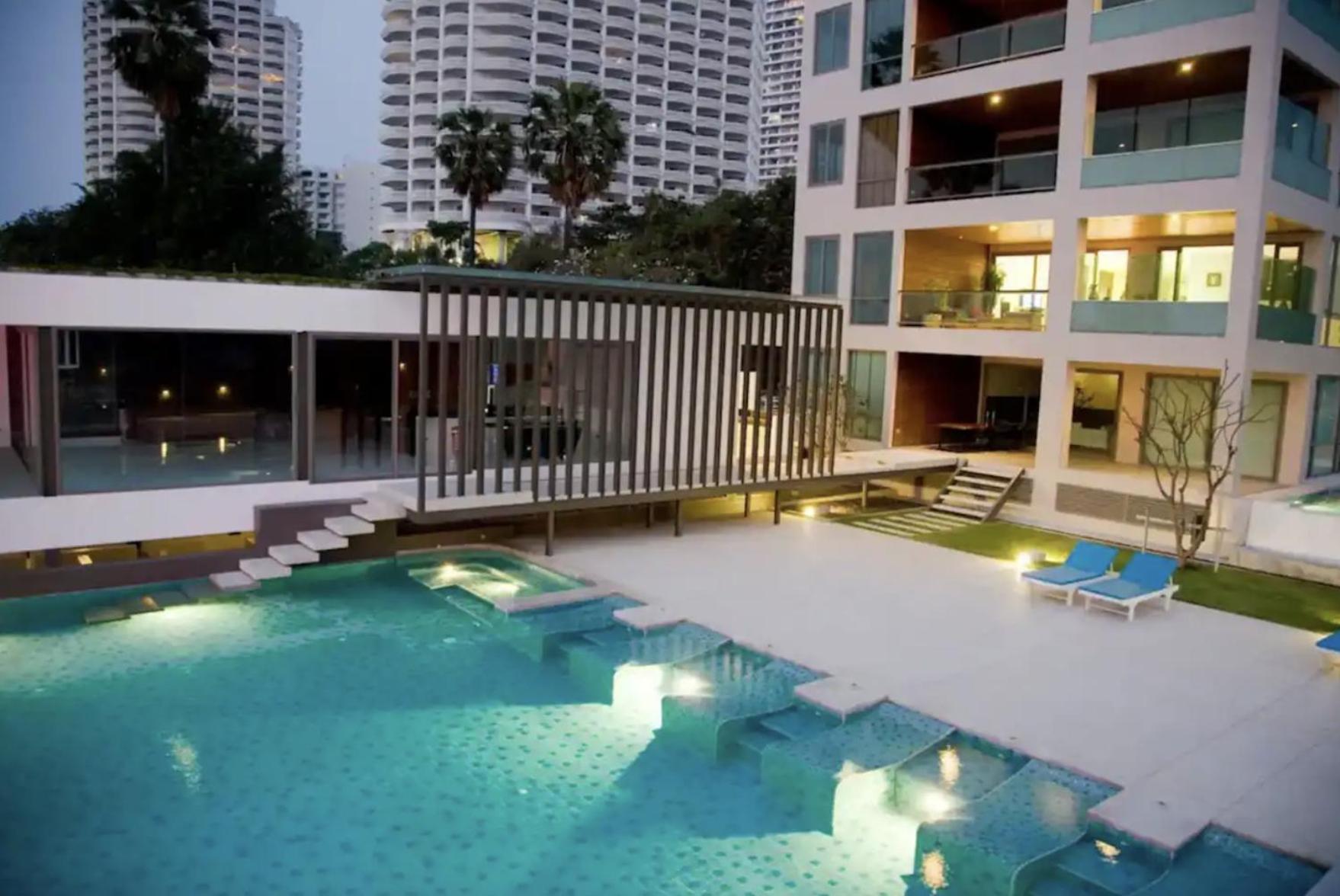 Ananya Beachfront Wongamat Paradise Apartment Pattaya
