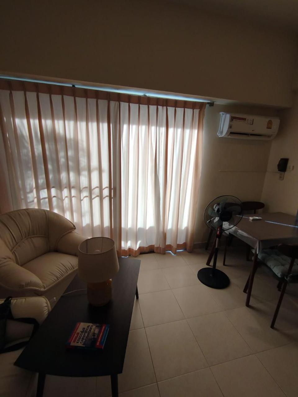 Apartment At Jomtien Condotel *