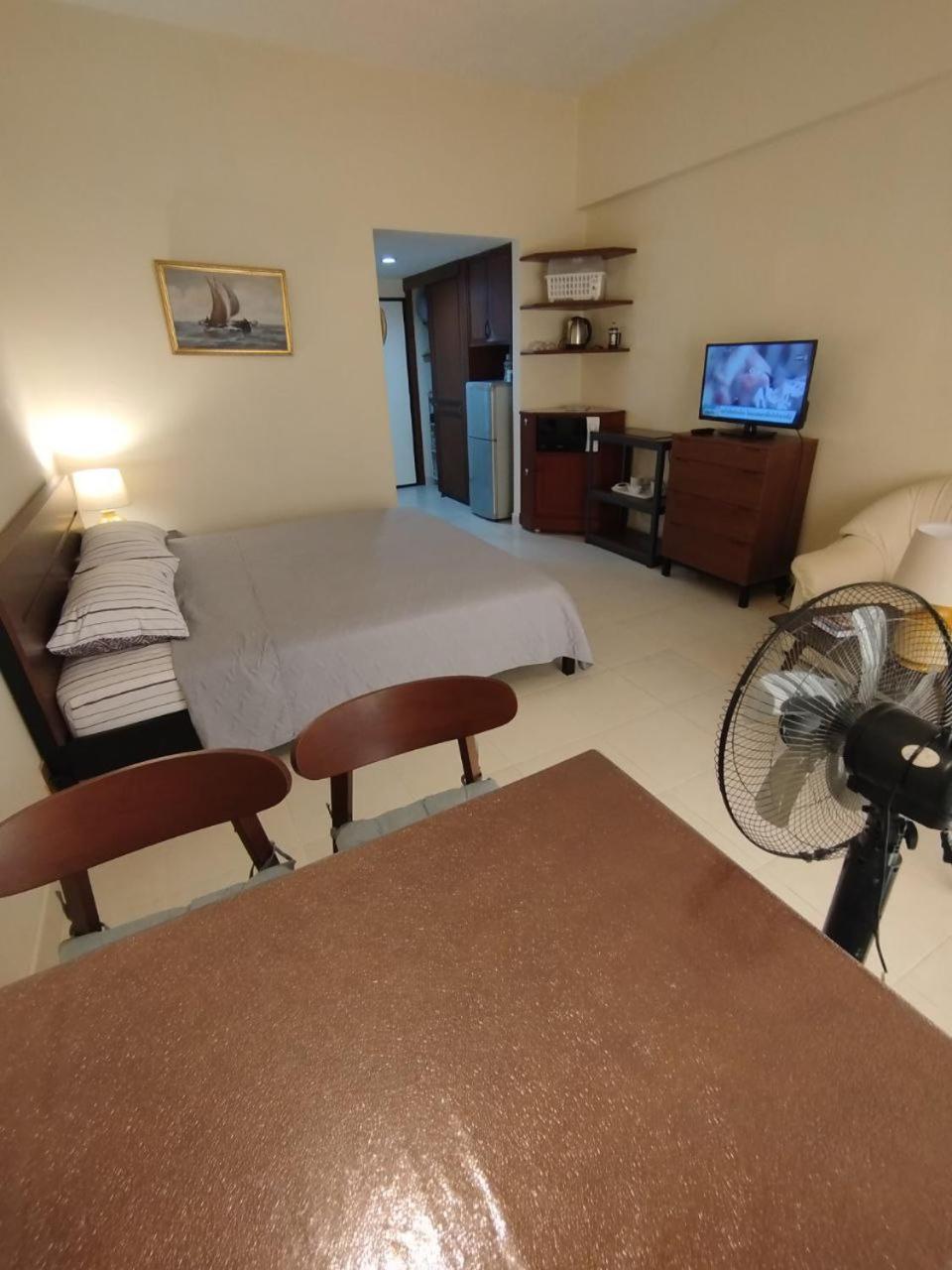 At Jomtien Condotel Apartment