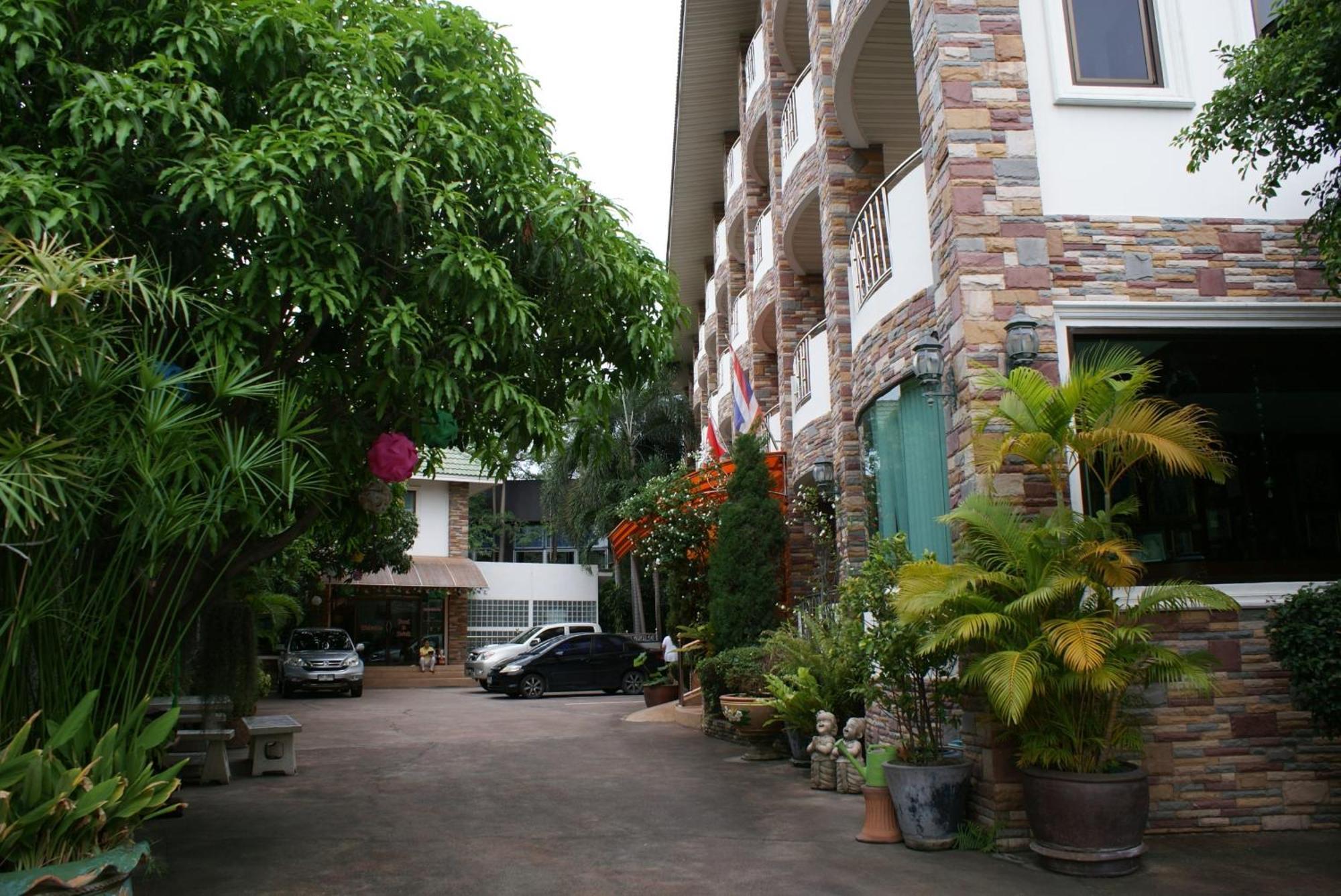 Hotel Selina Place 3*