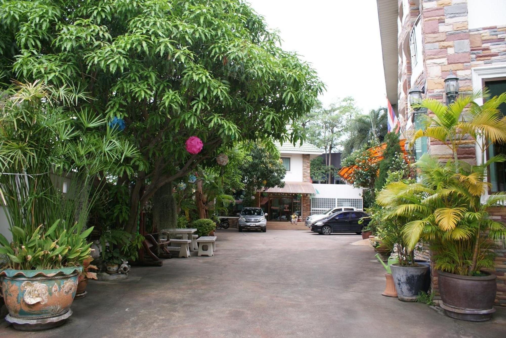 Selina Place 3*