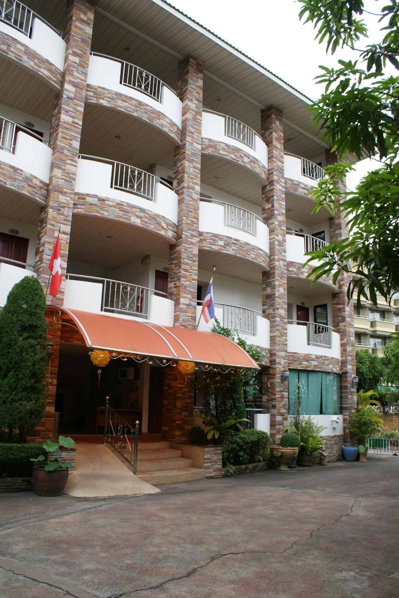 Selina Place Hotel 3*
