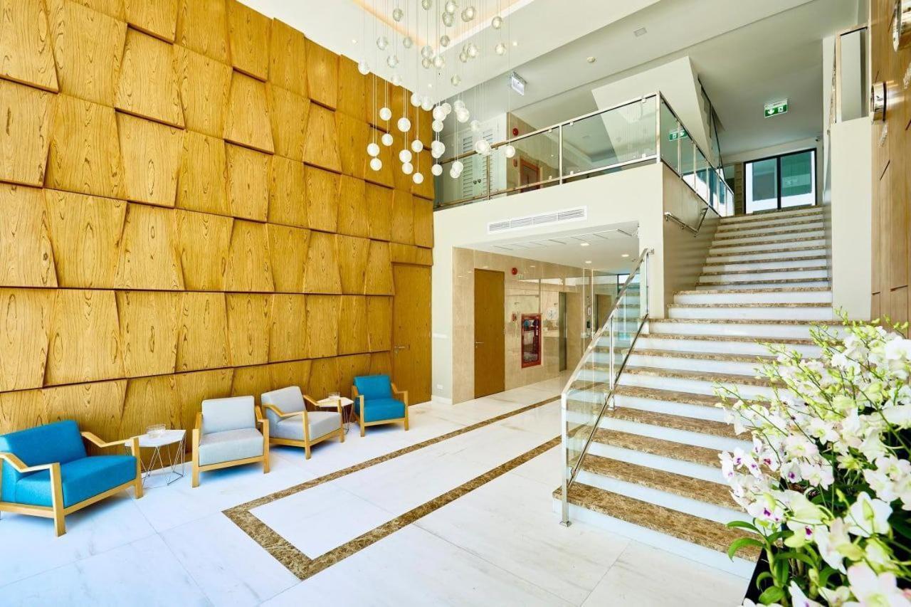 Aurora Family Condominium *