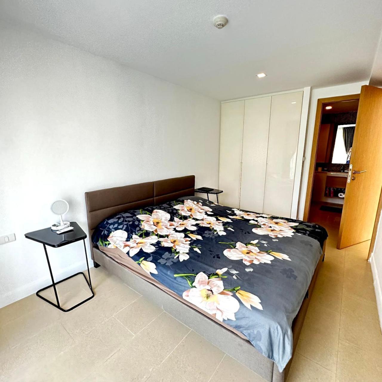 Apartment Aurora Family Condominium Pattaya