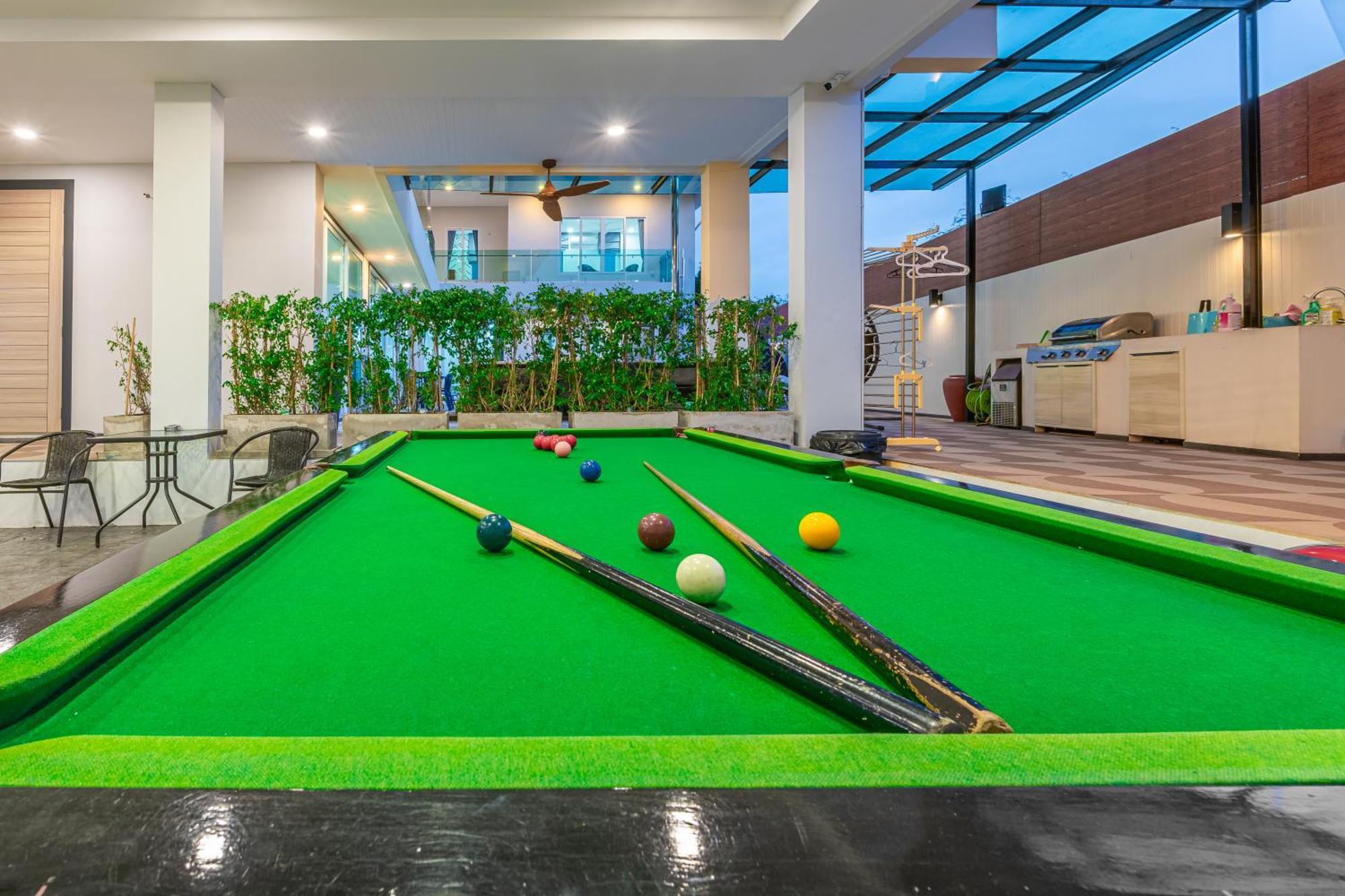 Villa 芭提雅21航站楼附近8卧9卫轻奢现代别墅带独立歌房 Pattaya