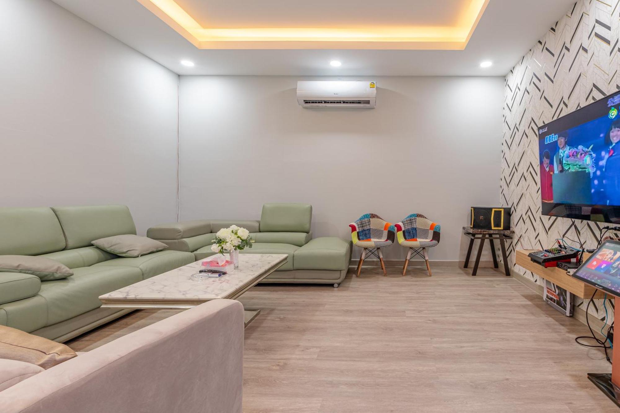 Villa 芭提雅21航站楼附近8卧9卫轻奢现代别墅带独立歌房 *