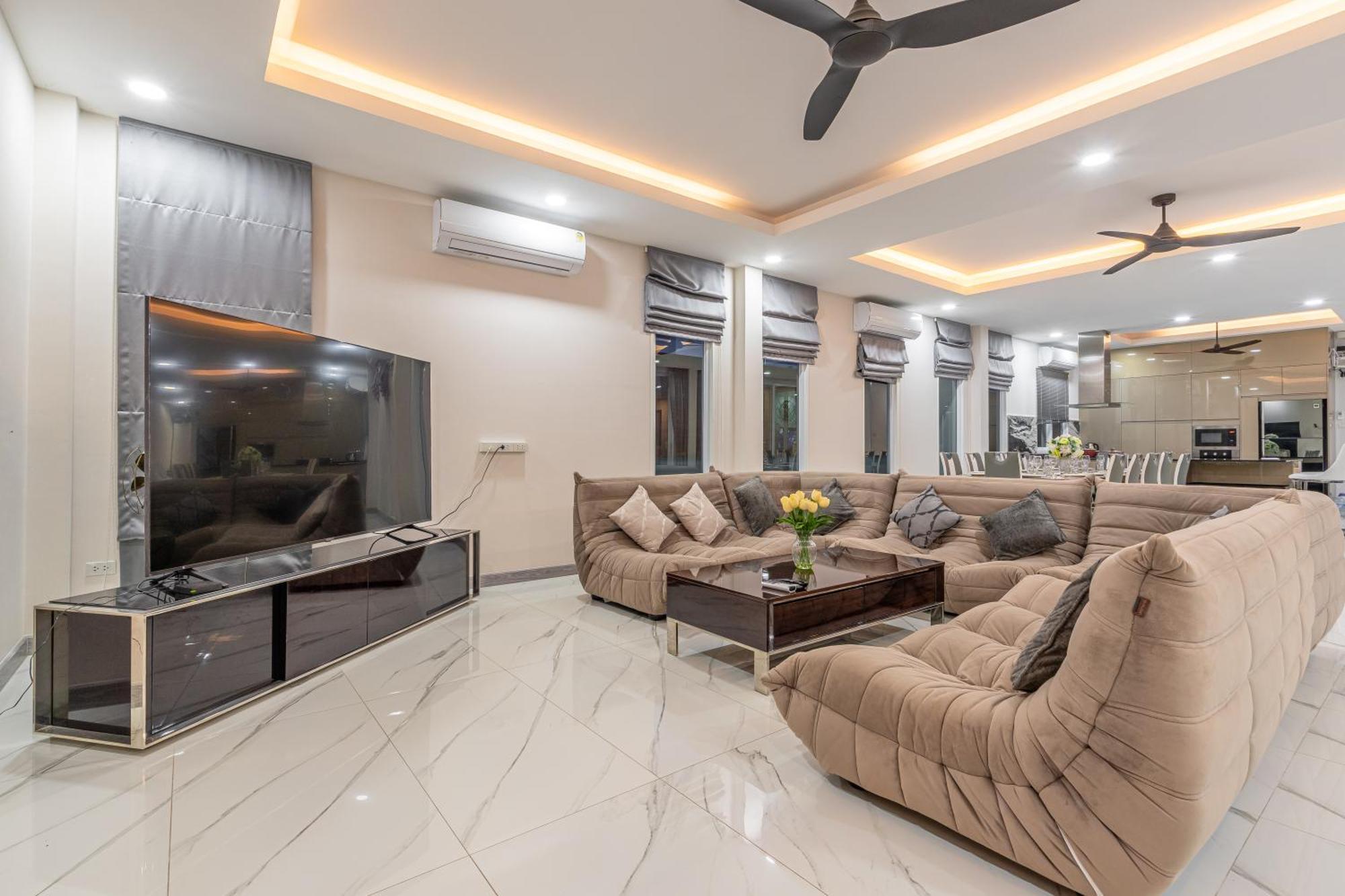 Villa 芭提雅21航站楼附近8卧9卫轻奢现代别墅带独立歌房 Pattaya