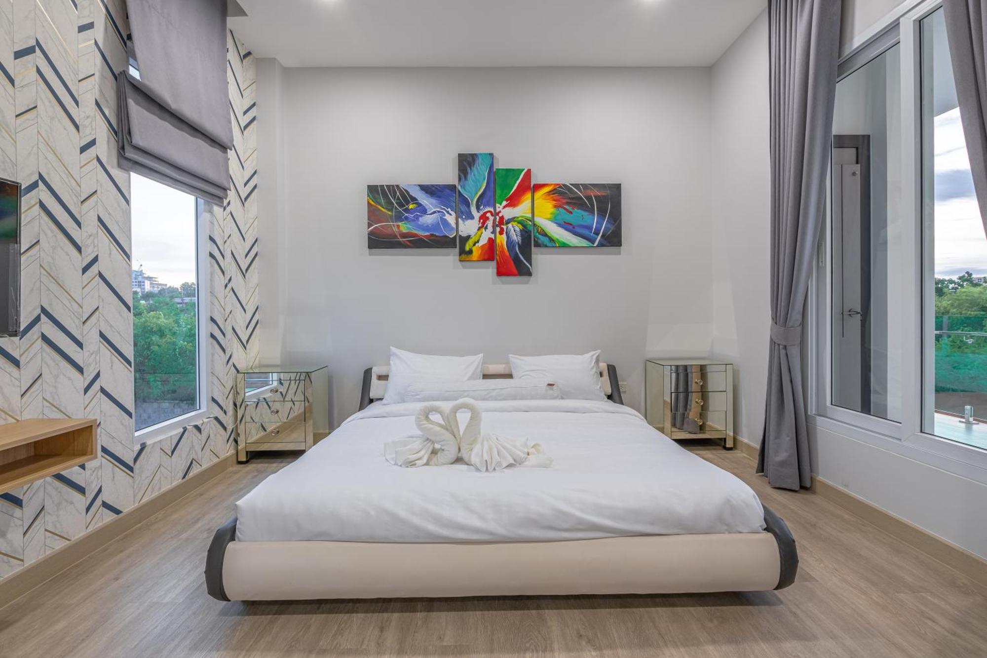 Villa 芭提雅21航站楼附近8卧9卫轻奢现代别墅带独立歌房 *