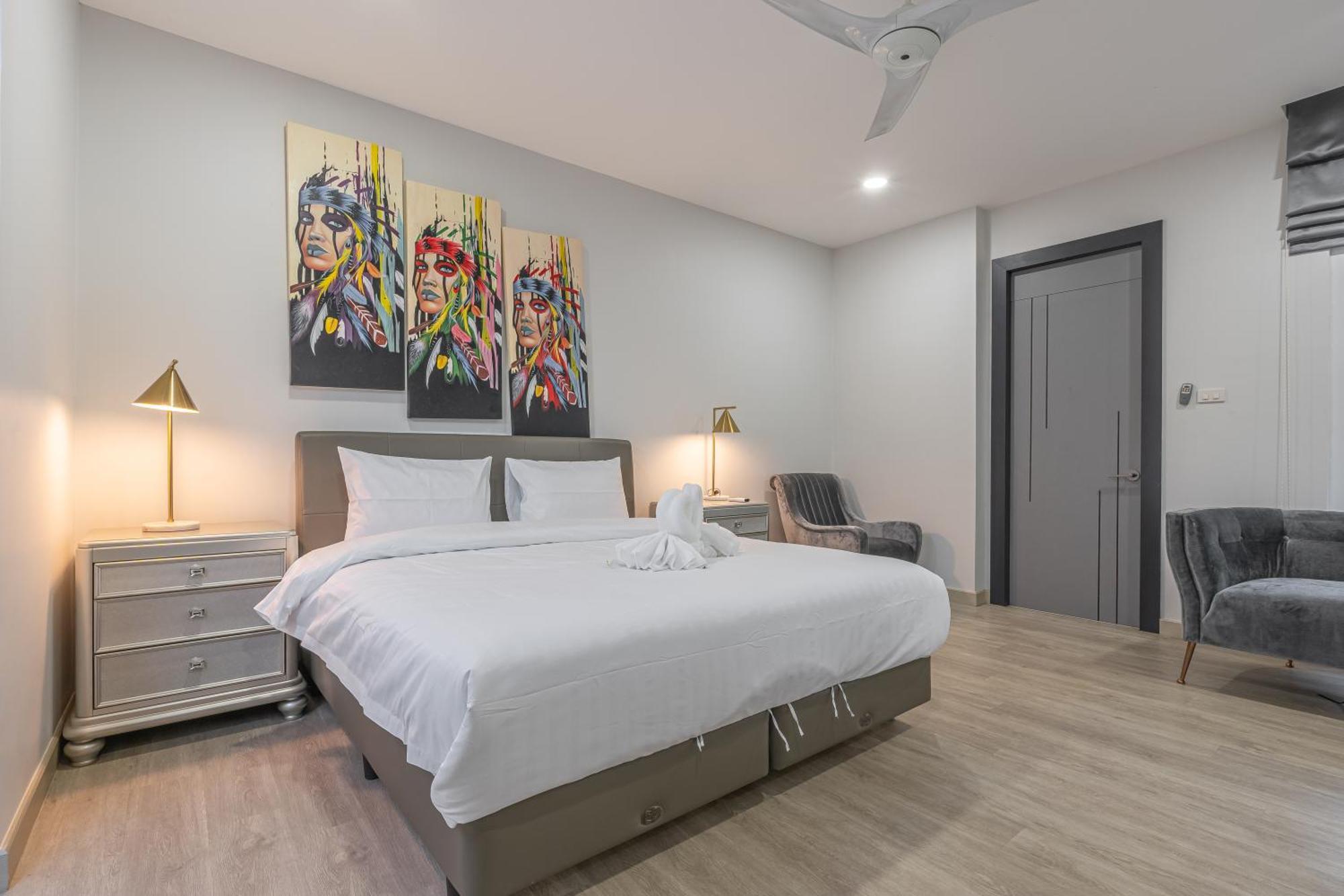 Villa 芭提雅21航站楼附近8卧9卫轻奢现代别墅带独立歌房 Pattaya