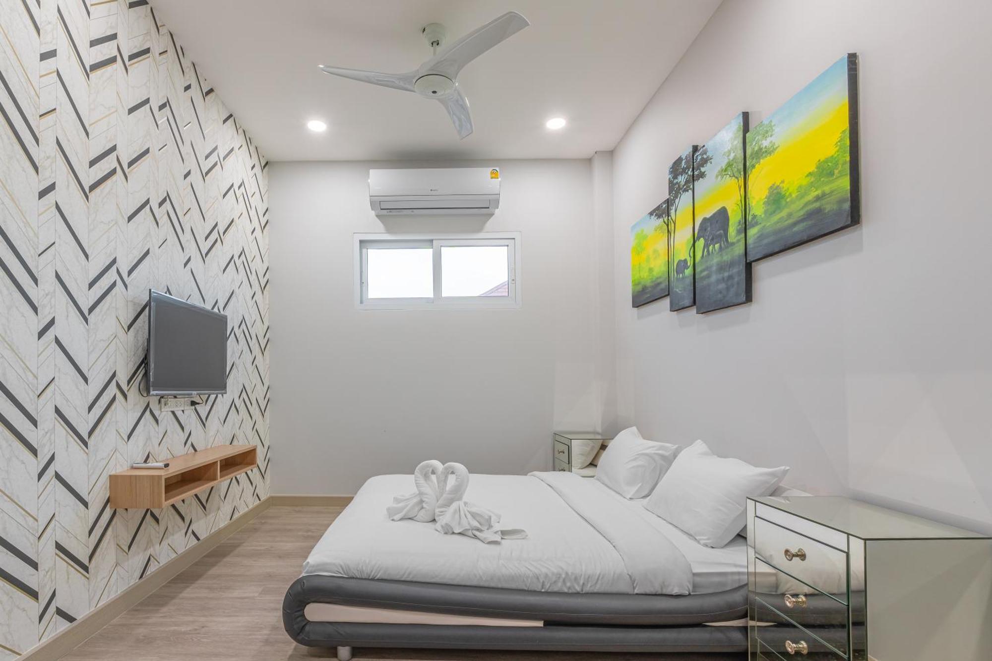Villa 芭提雅21航站楼附近8卧9卫轻奢现代别墅带独立歌房 *