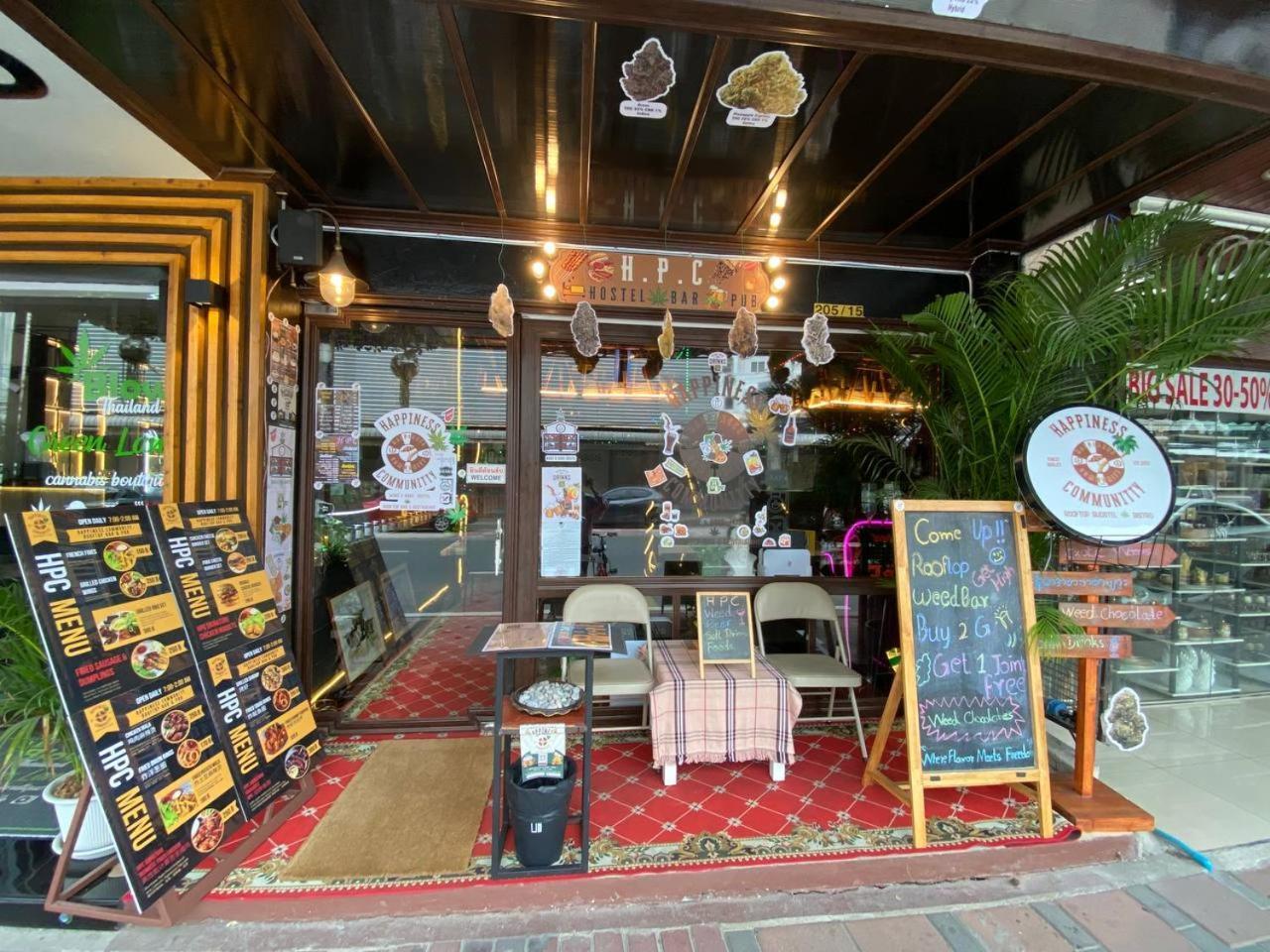 Happiness Community Wake & Bake - Rooftop Bar & Bistro *