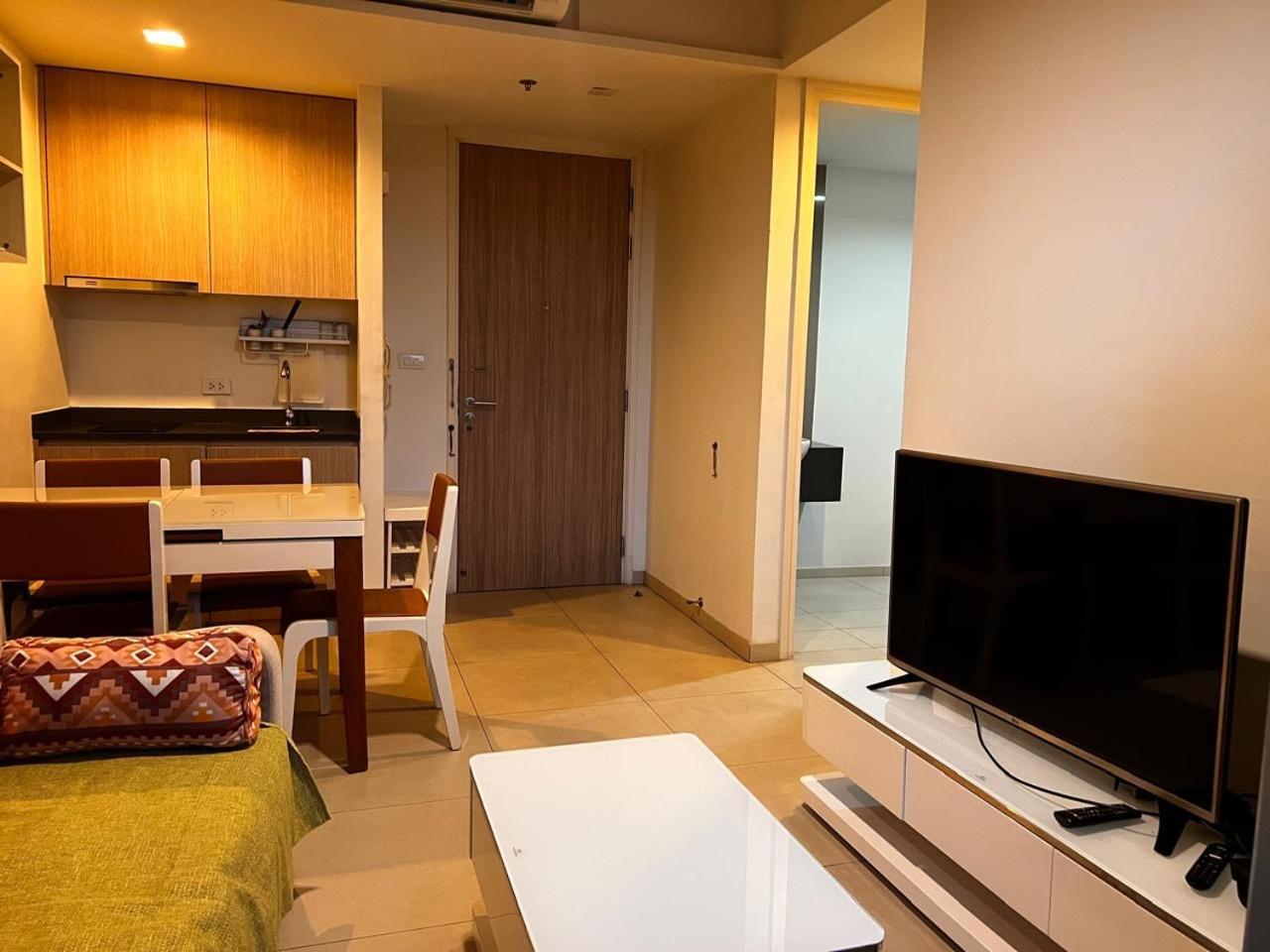 Sea & Pool View 1 Hall 1 Bedroom 1 Bathroom Mung Apartment Pattaya