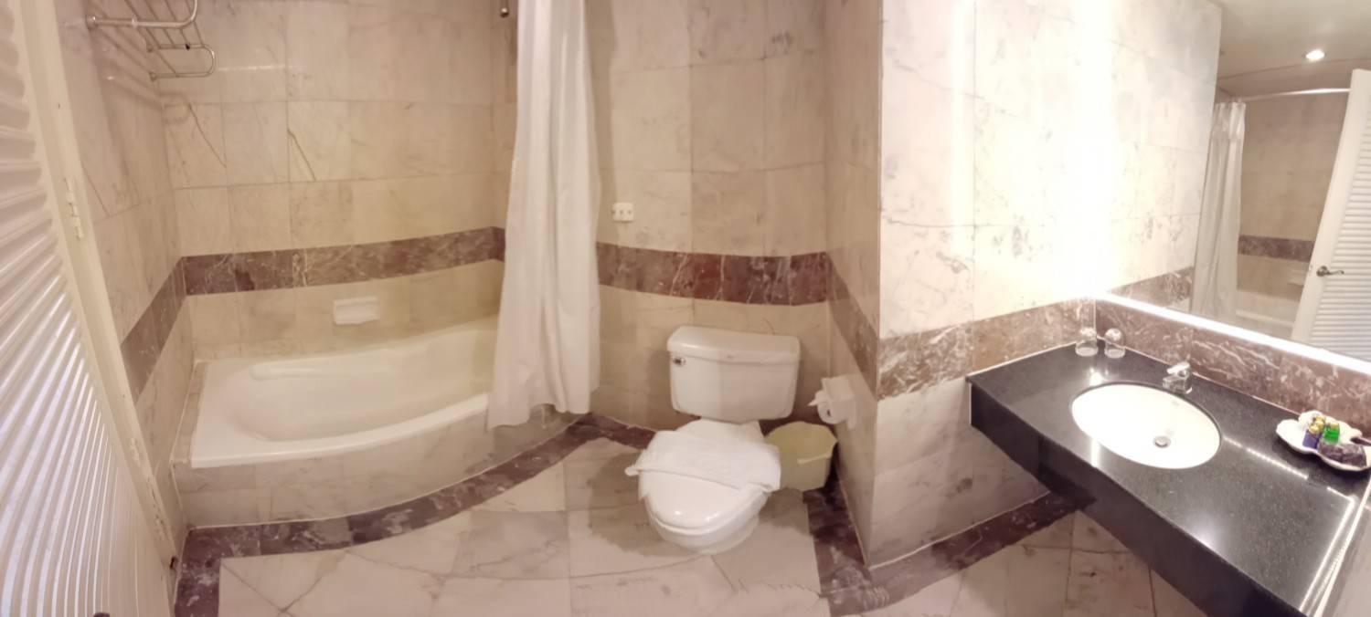 Adriatic Palace Hotel 3*