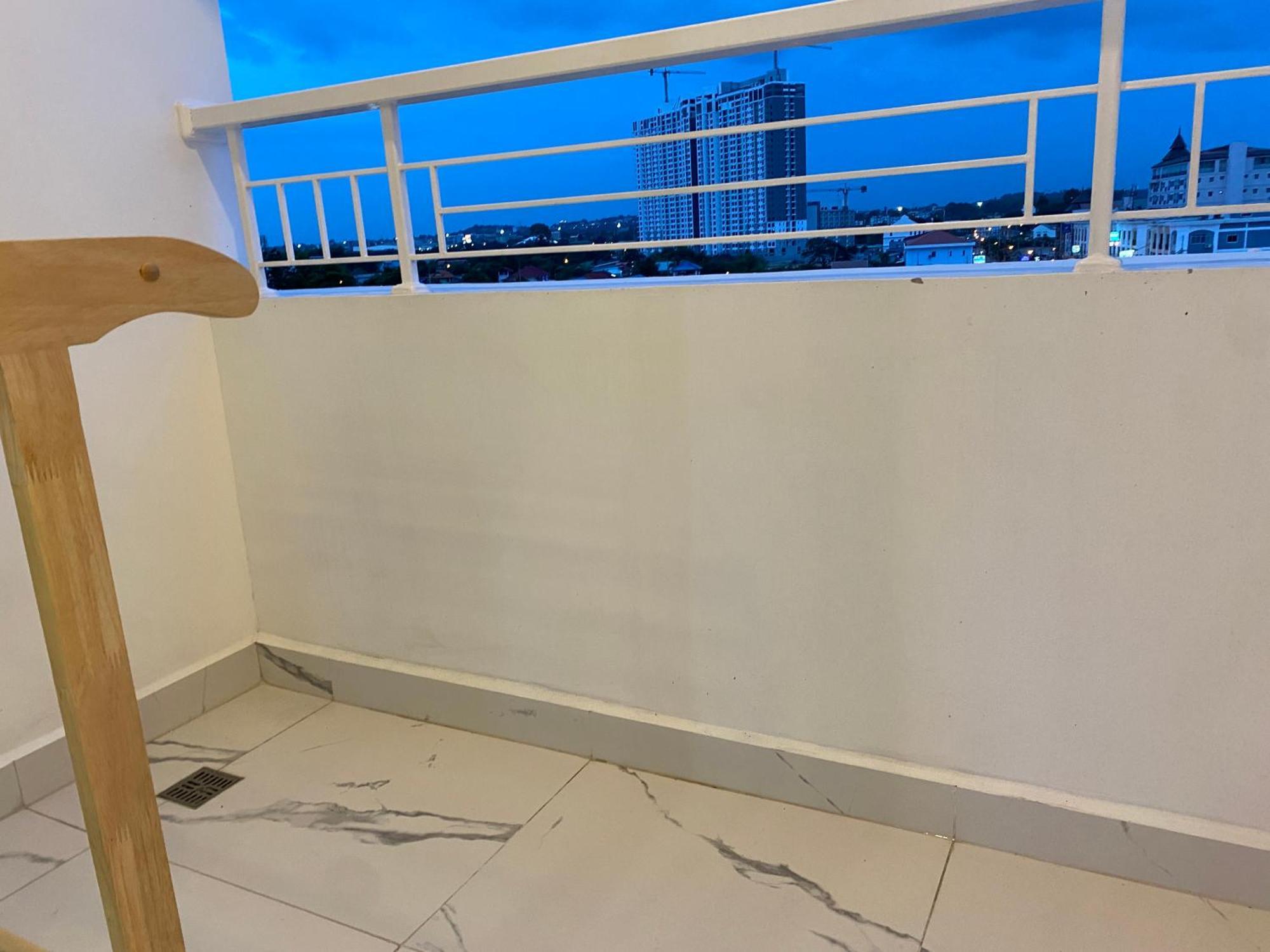 Jometian Empire Tower Apartment *