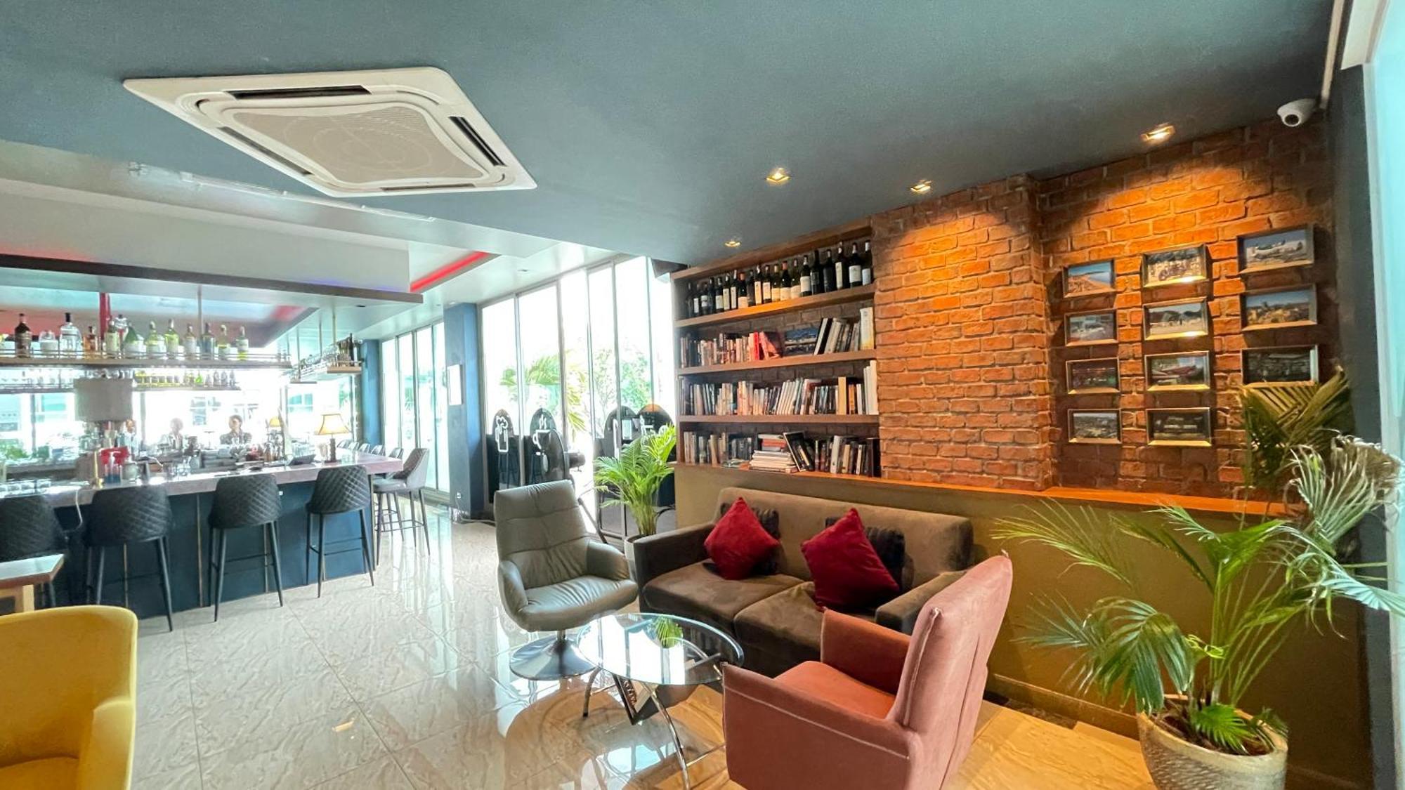 Arcadia Beach Condominium Pattaya