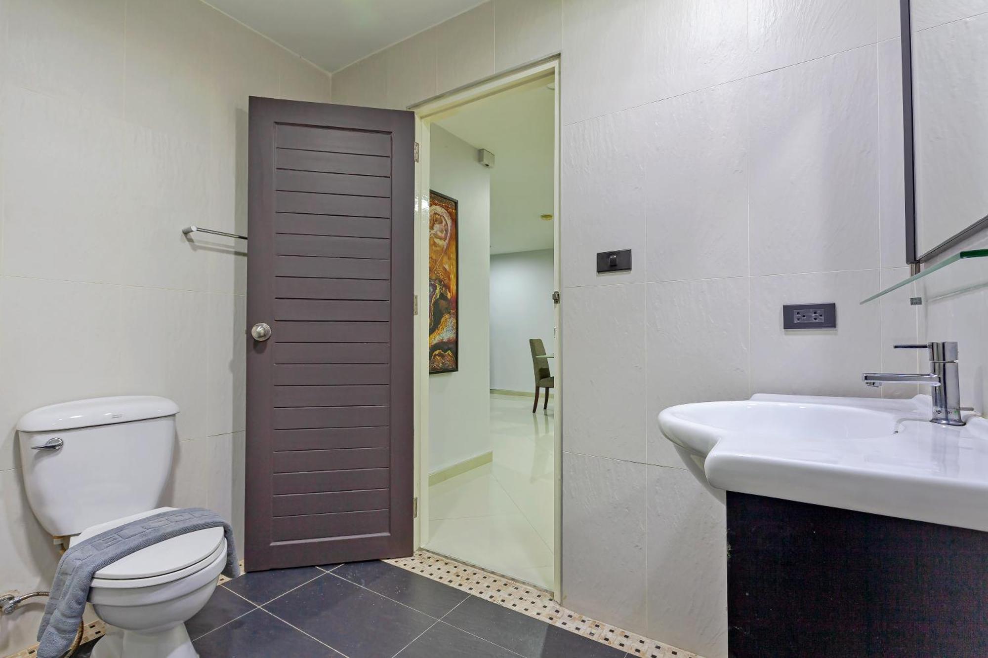 Apartment Grosvenor House - On The Phra Tamnak Hill *