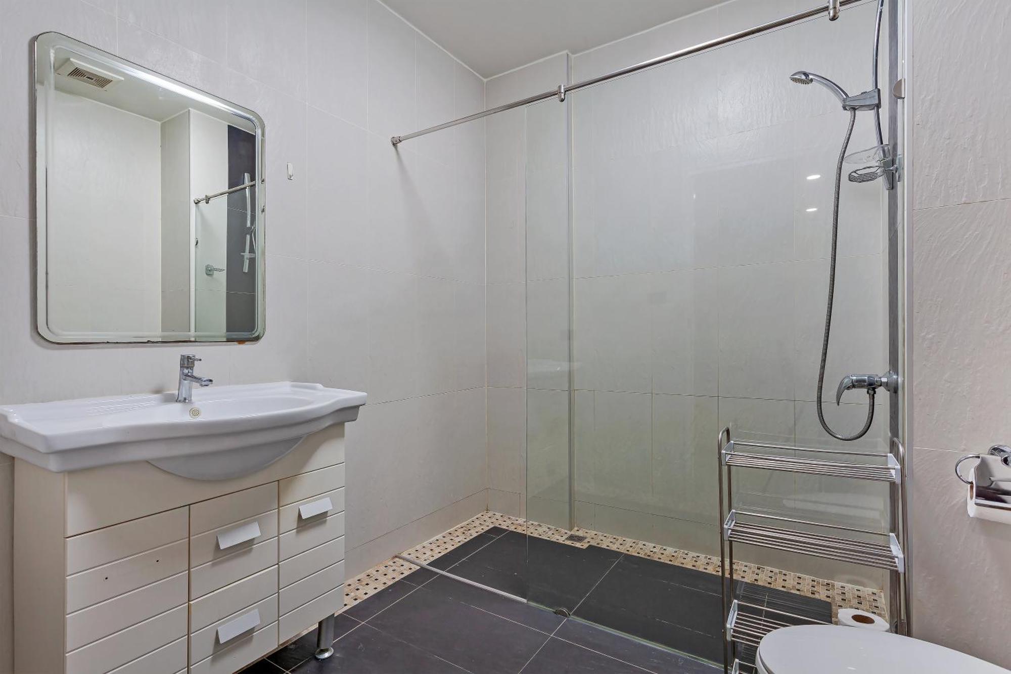 Grosvenor House - On The Phra Tamnak Hill *