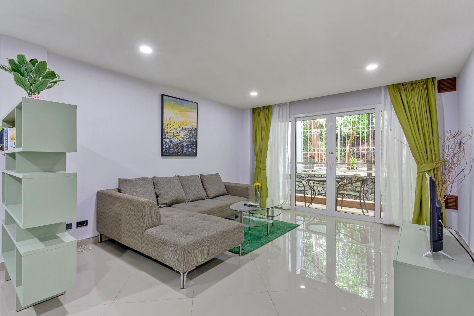 Grosvenor House - On The Phra Tamnak Hill Apartment Pattaya