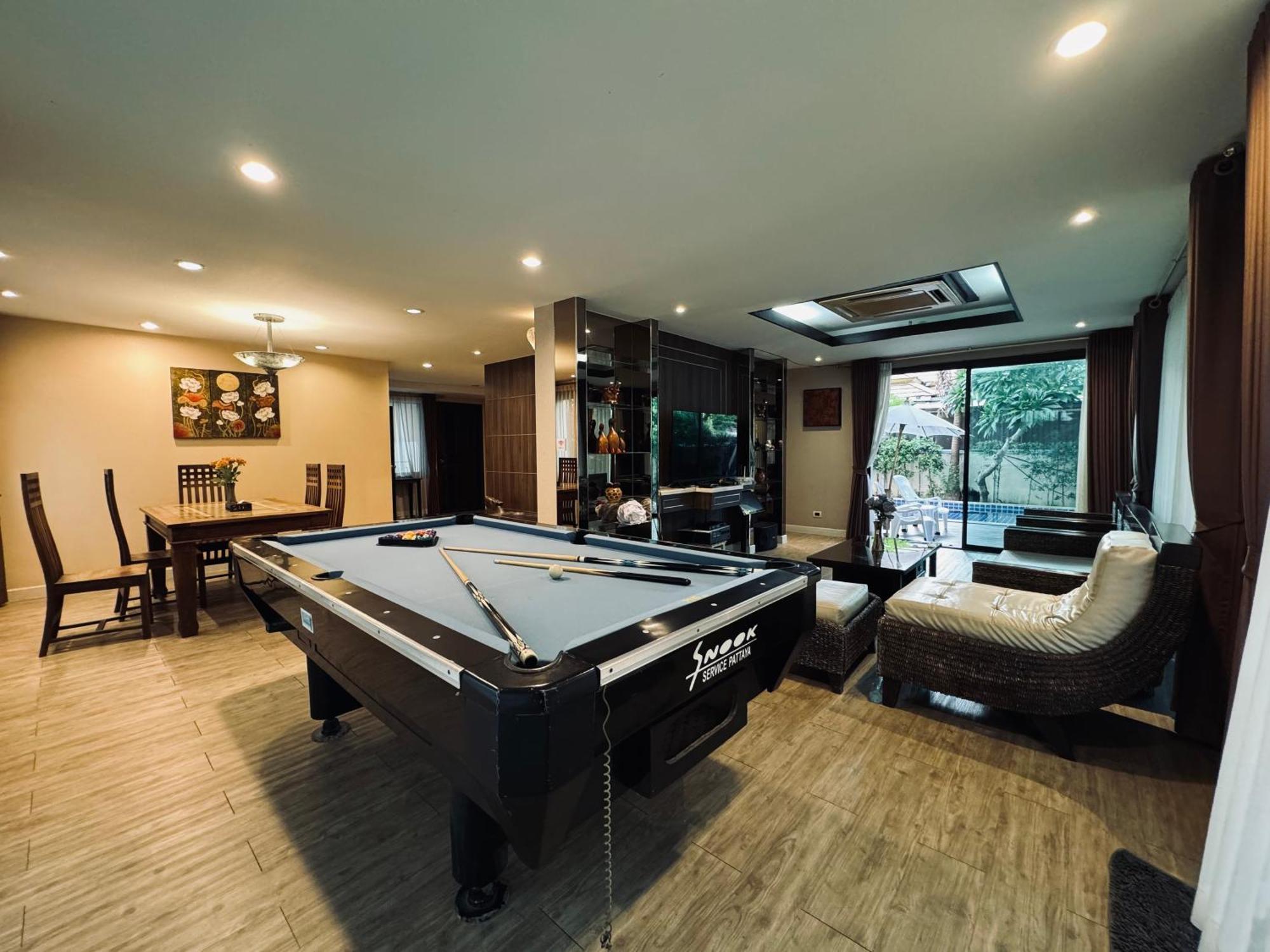 Baan Natcha Pool Center Villa Pattaya