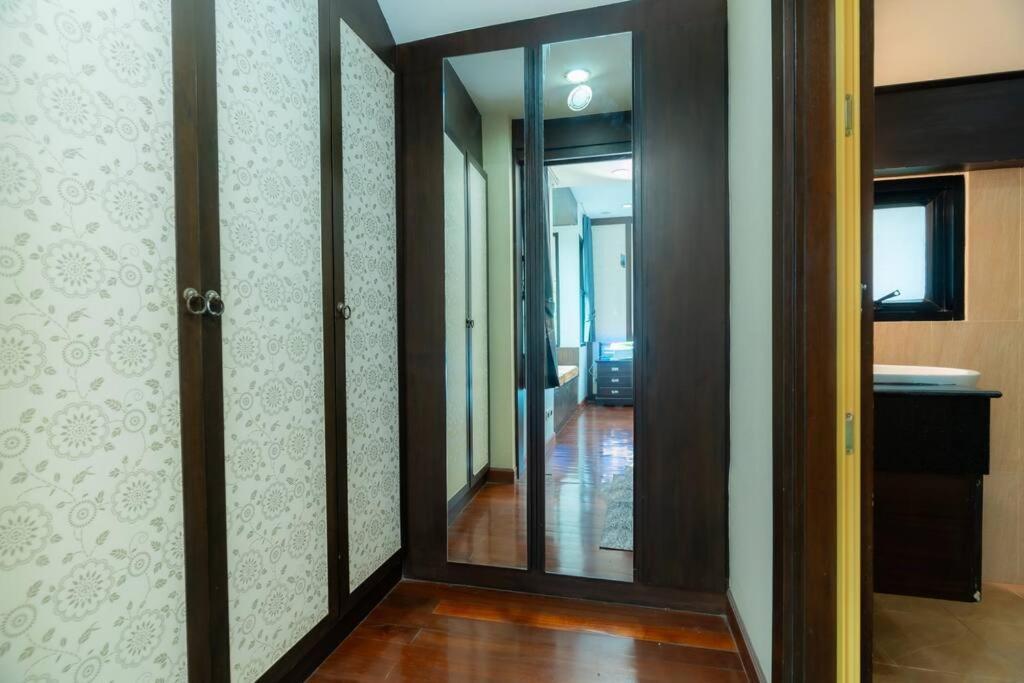 Thai 23 3br Near Hollywood