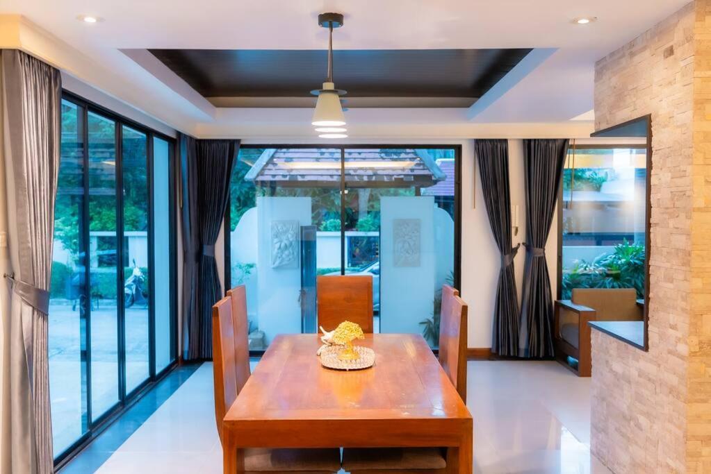 Thai 23 3br Near Hollywood Villa