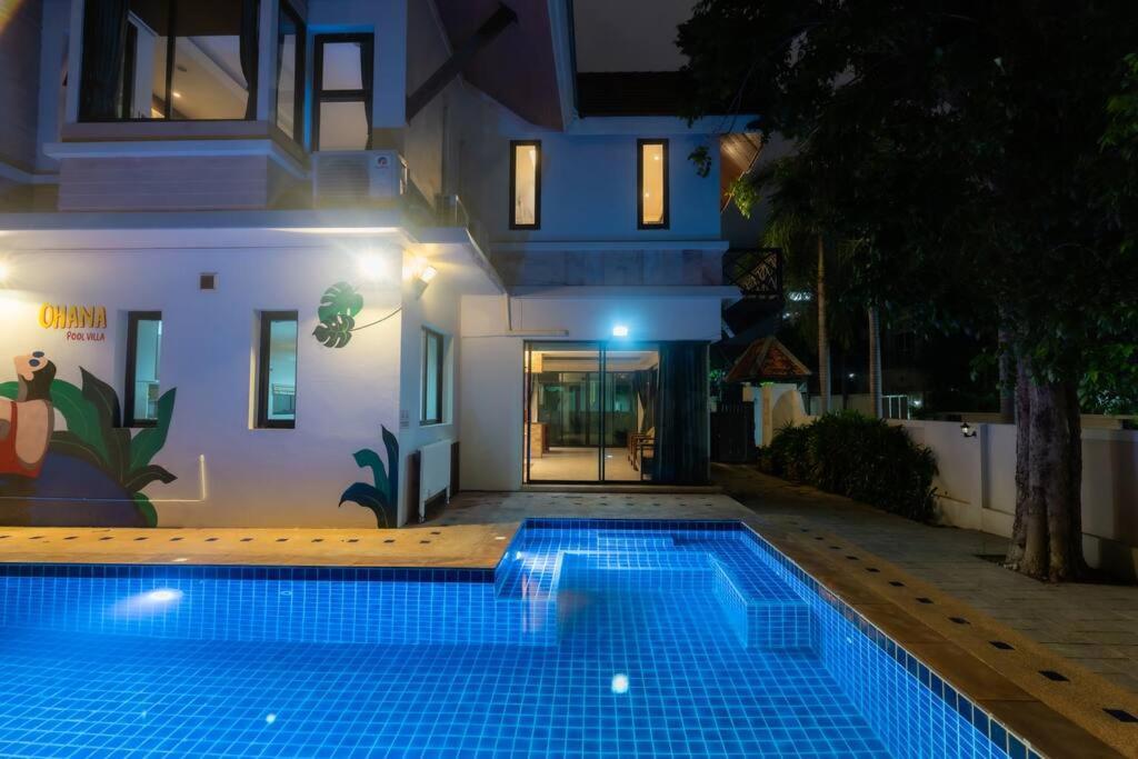 Thai 23 3br Near Hollywood Villa *