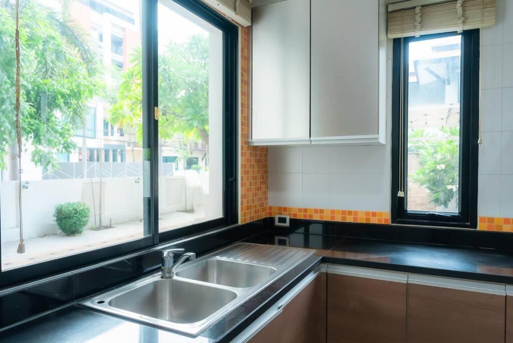 Thai 23 3br Near Hollywood