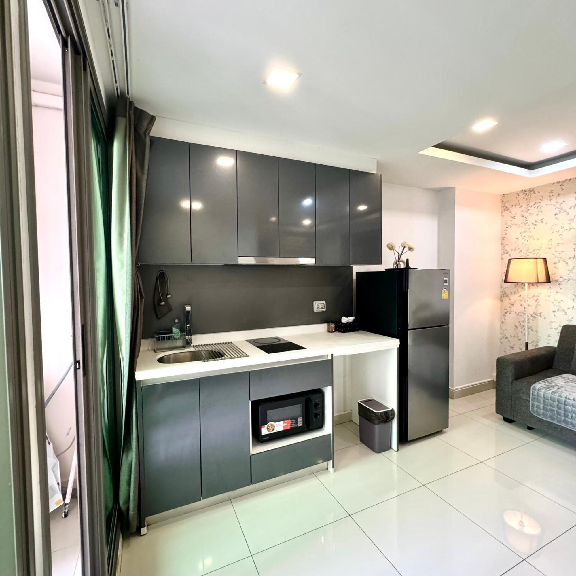 Arcadia Continental 1br Mid-high Floor Pool View Cozy Vibes Apartment Pattaya