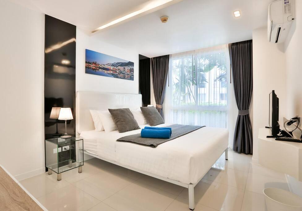 Center With 2 Bedroom Apartment