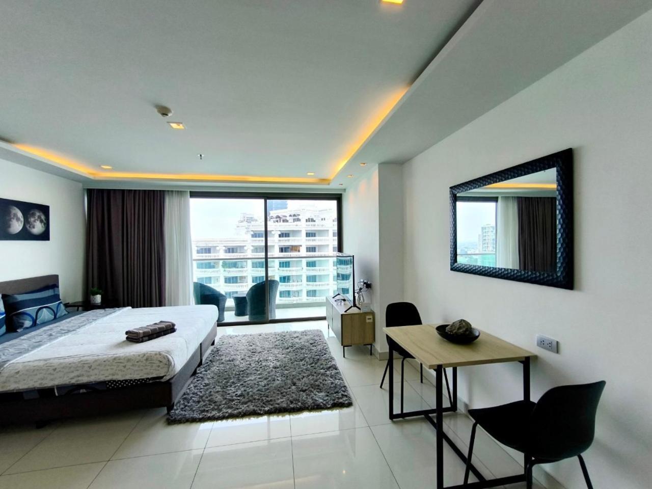 Sea View At Wong Amat Tower 3505 Pattaya