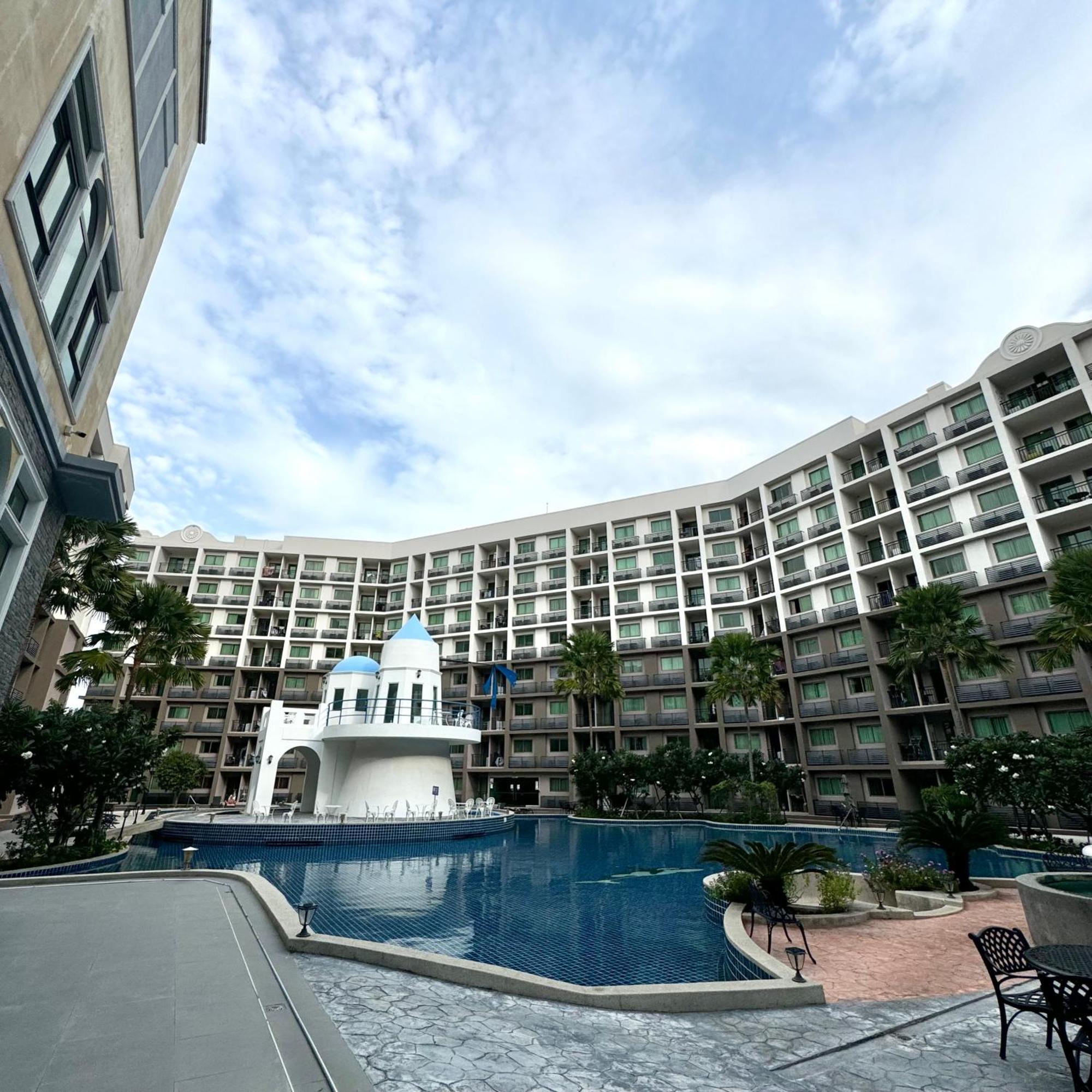 Arcadia Continental 1br Mid-high Floor Pool View Cozy Vibes * Pattaya