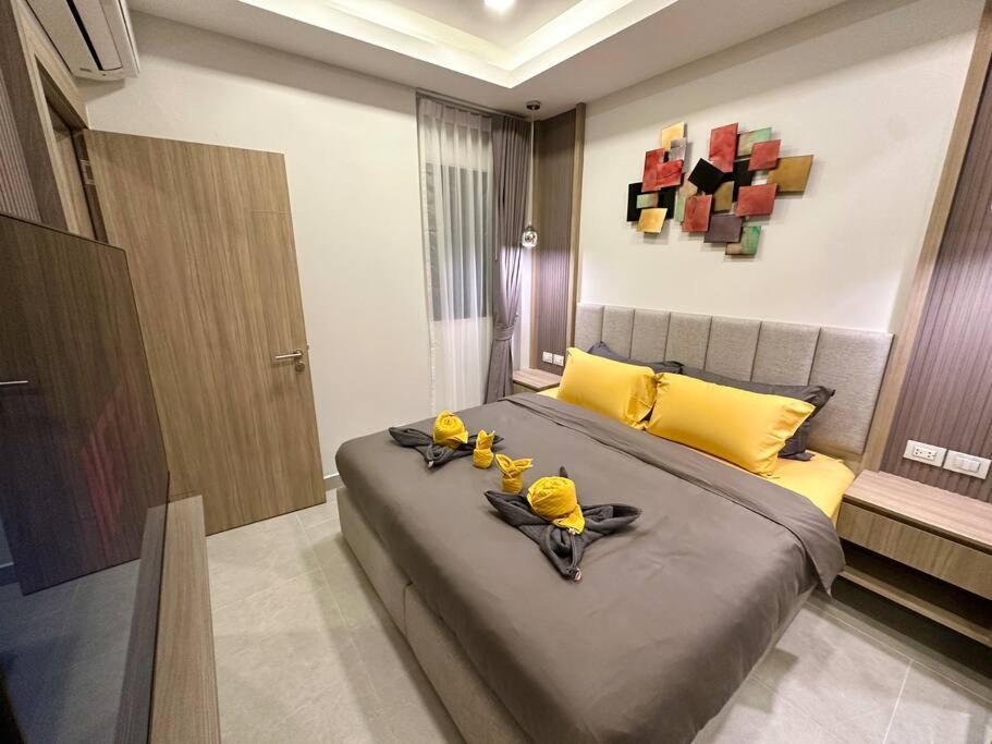 Super Luxury 3 Bedroom Private Pool With Jacuzzi, Near 711, 10 Minutes To Walking Street And - Mt6 *