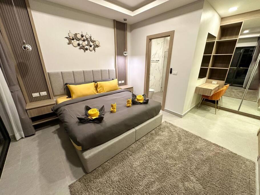 Super Luxury 3 Bedroom Private Pool With Jacuzzi, Near 711, 10 Minutes To Walking Street And - Mt6 * Pattaya
