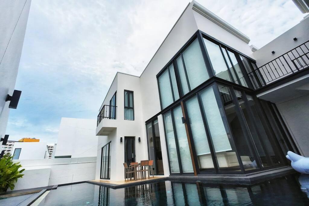 Pupae Pool Inara Villa