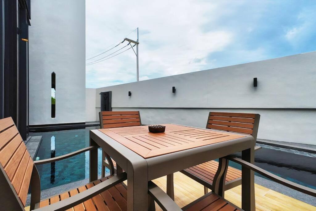 Pupae Pool Inara Villa
