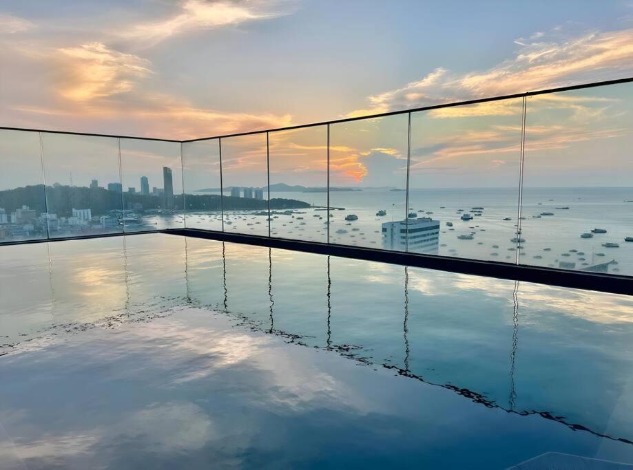 In Downtown And Rooftop Pool In Pattaya