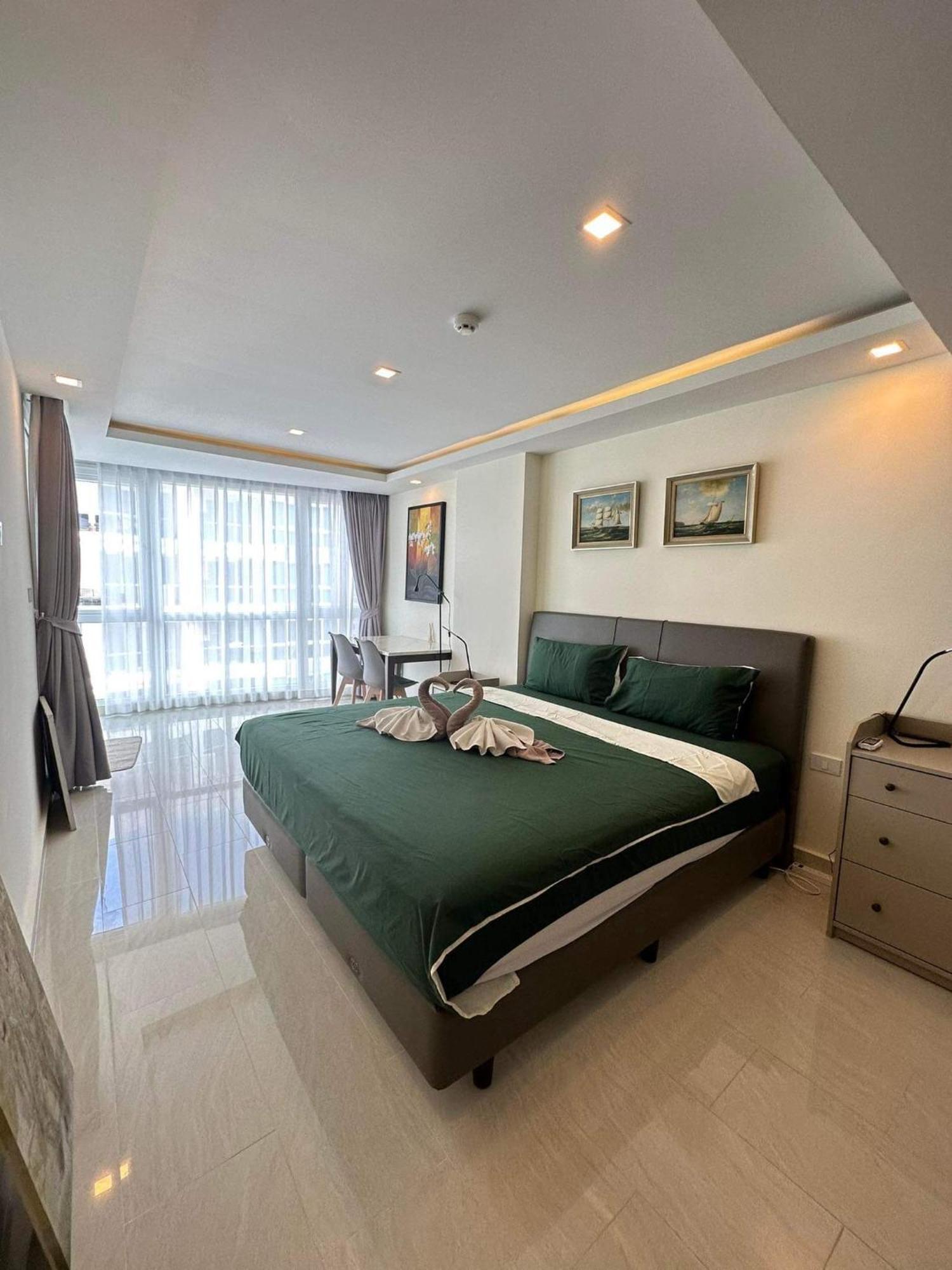 Grand Avenue Super Apartment *