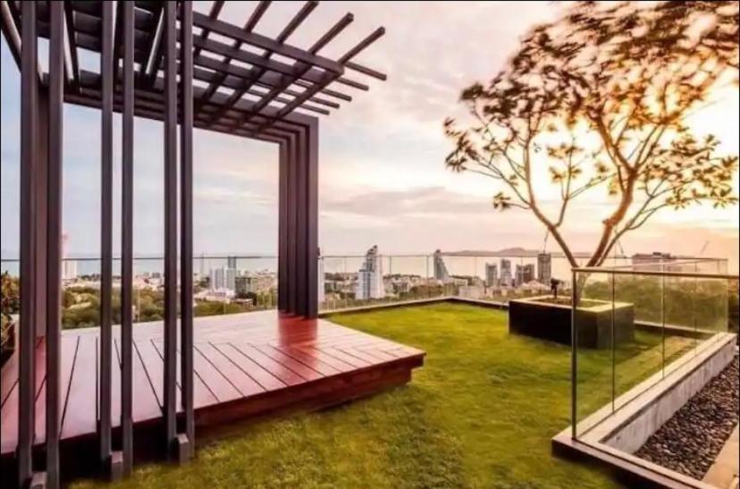 Single Bedroom Sea View With Balcony Unixx Pattaya