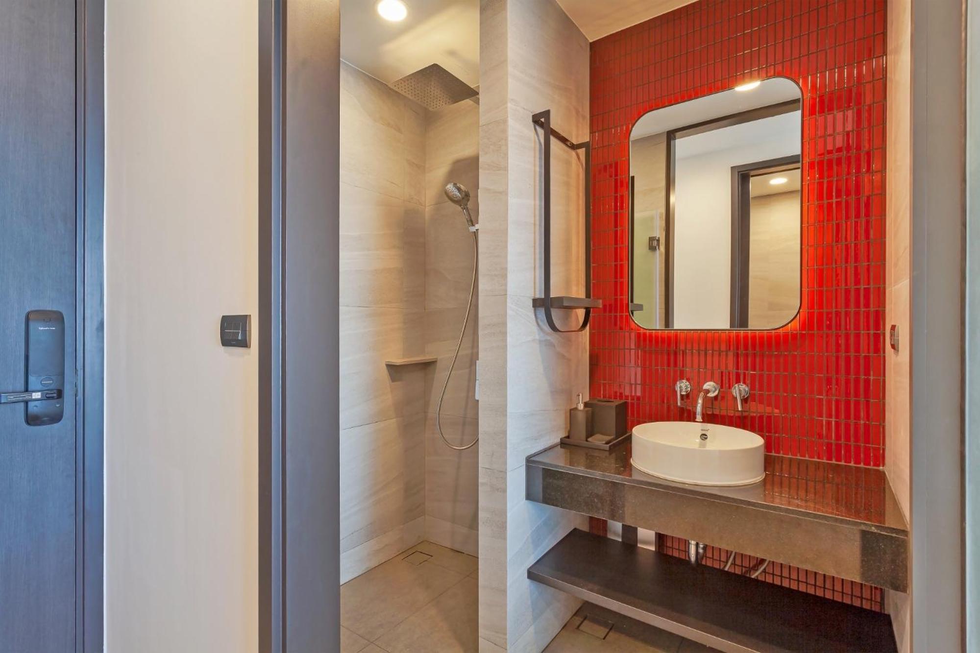Aparthotel Edge Sea View High Floor 23,26 *