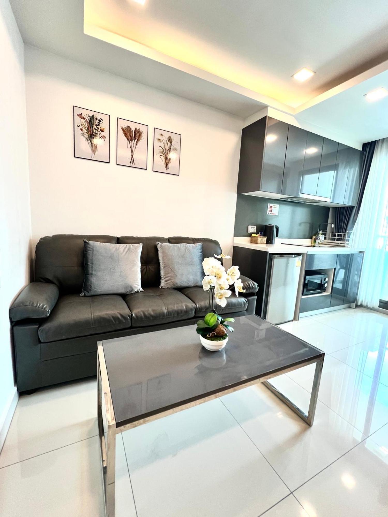 Pleasant Pool View Arcadia 1 Bedroom *