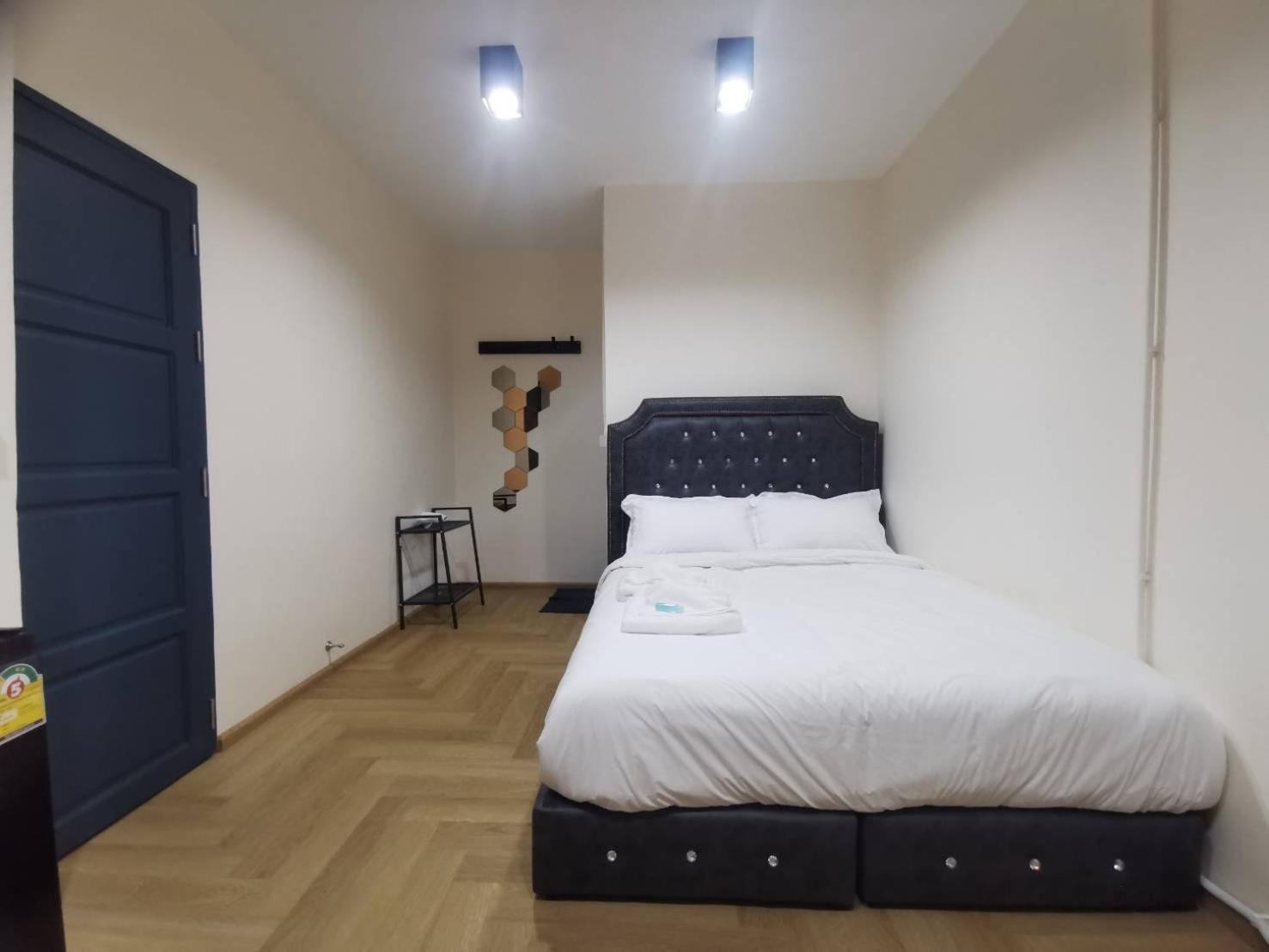 The One Hotel 2*