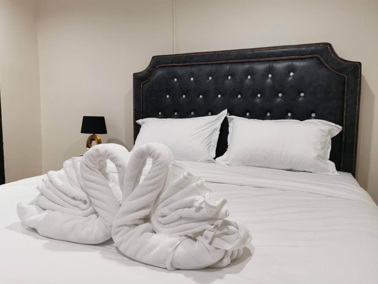Hotel The One