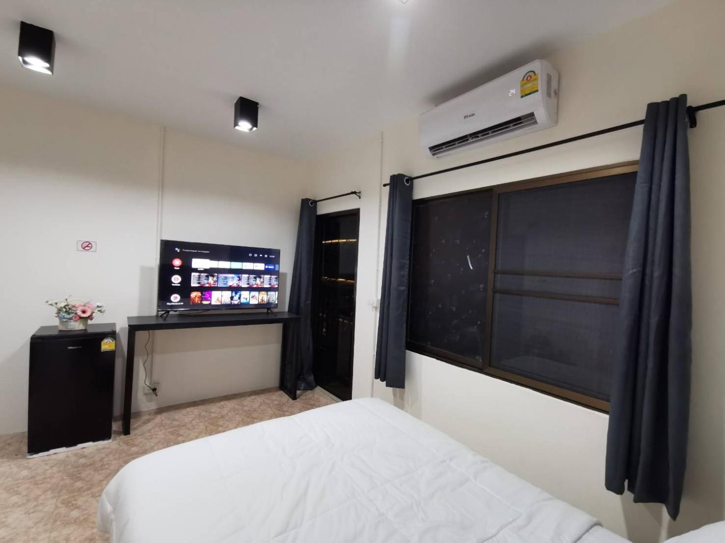 Hotel The One 2*