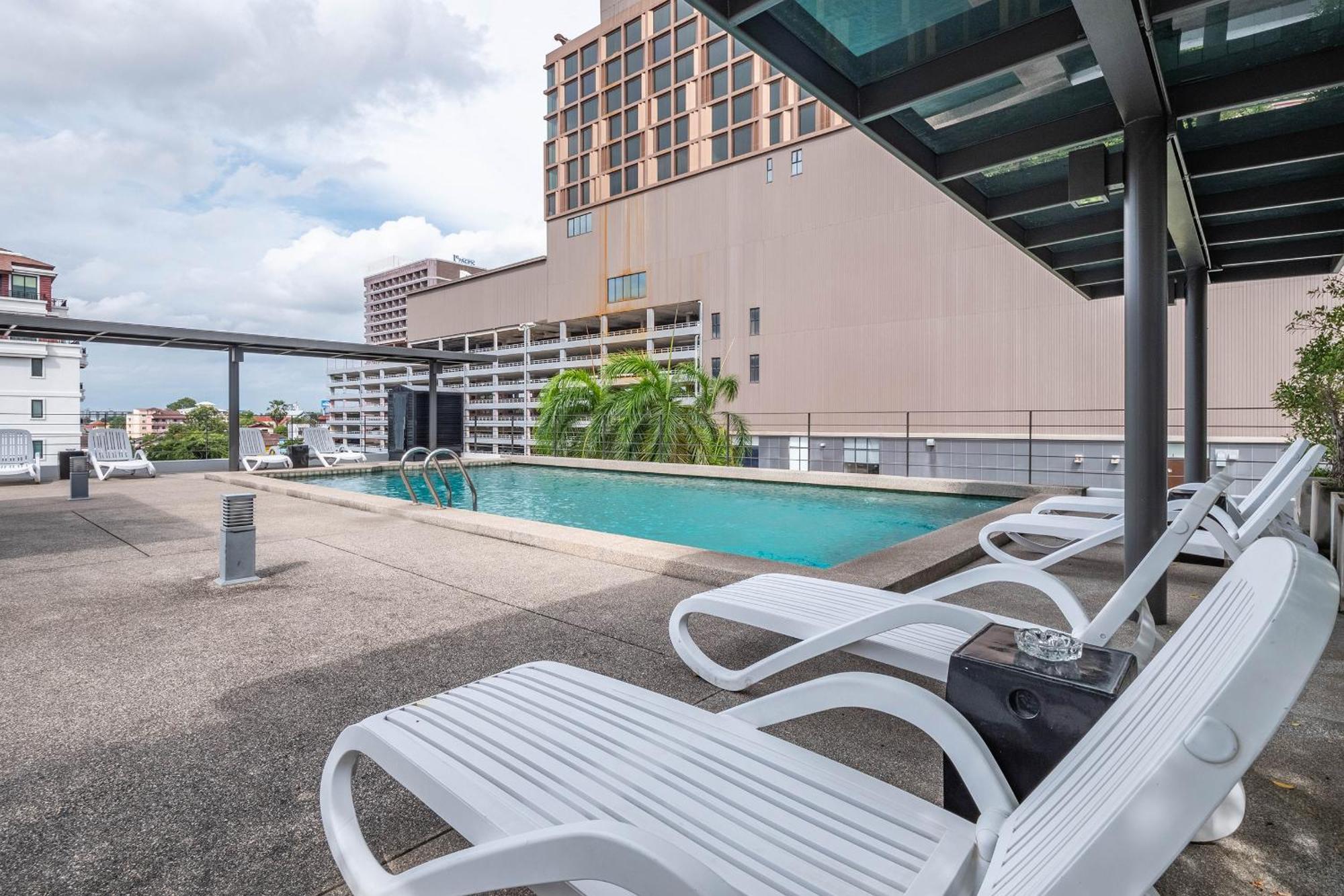 Luxe 2* Pattaya