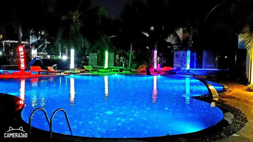 Hyatt Beachfront Escape *