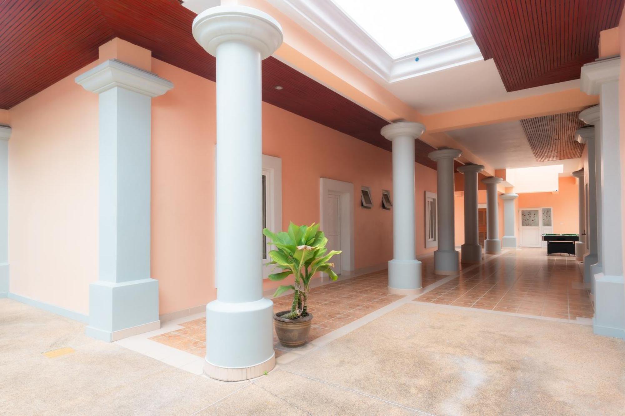 Villa 芭提雅市区近步行街1500平方6卧套房庄园别墅 Pattaya