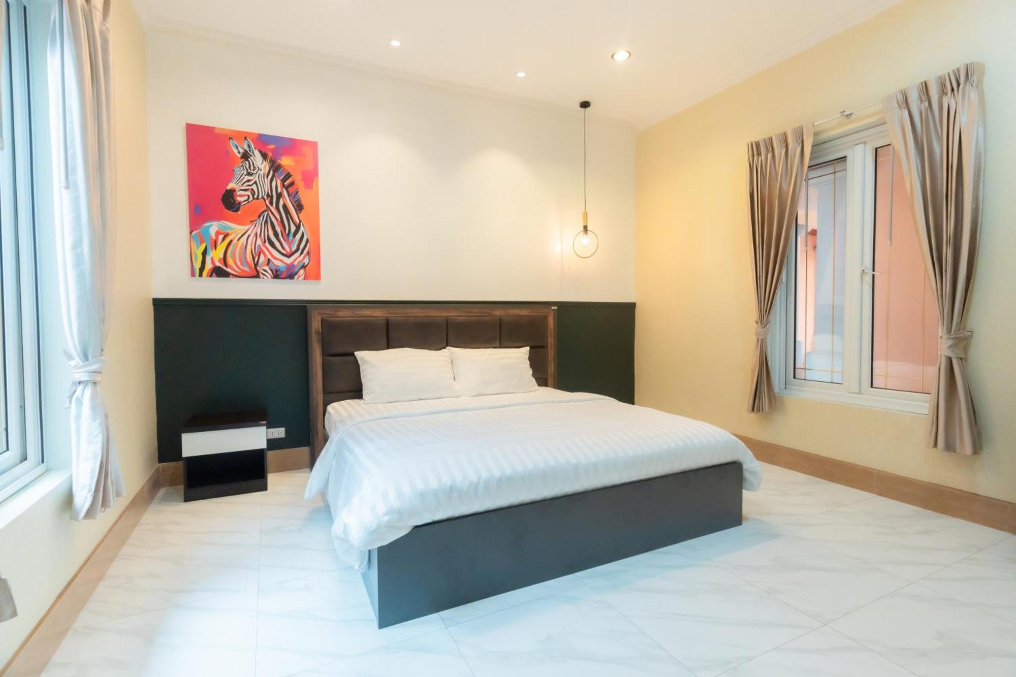 芭提雅市区近步行街1500平方6卧套房庄园别墅 Villa Pattaya