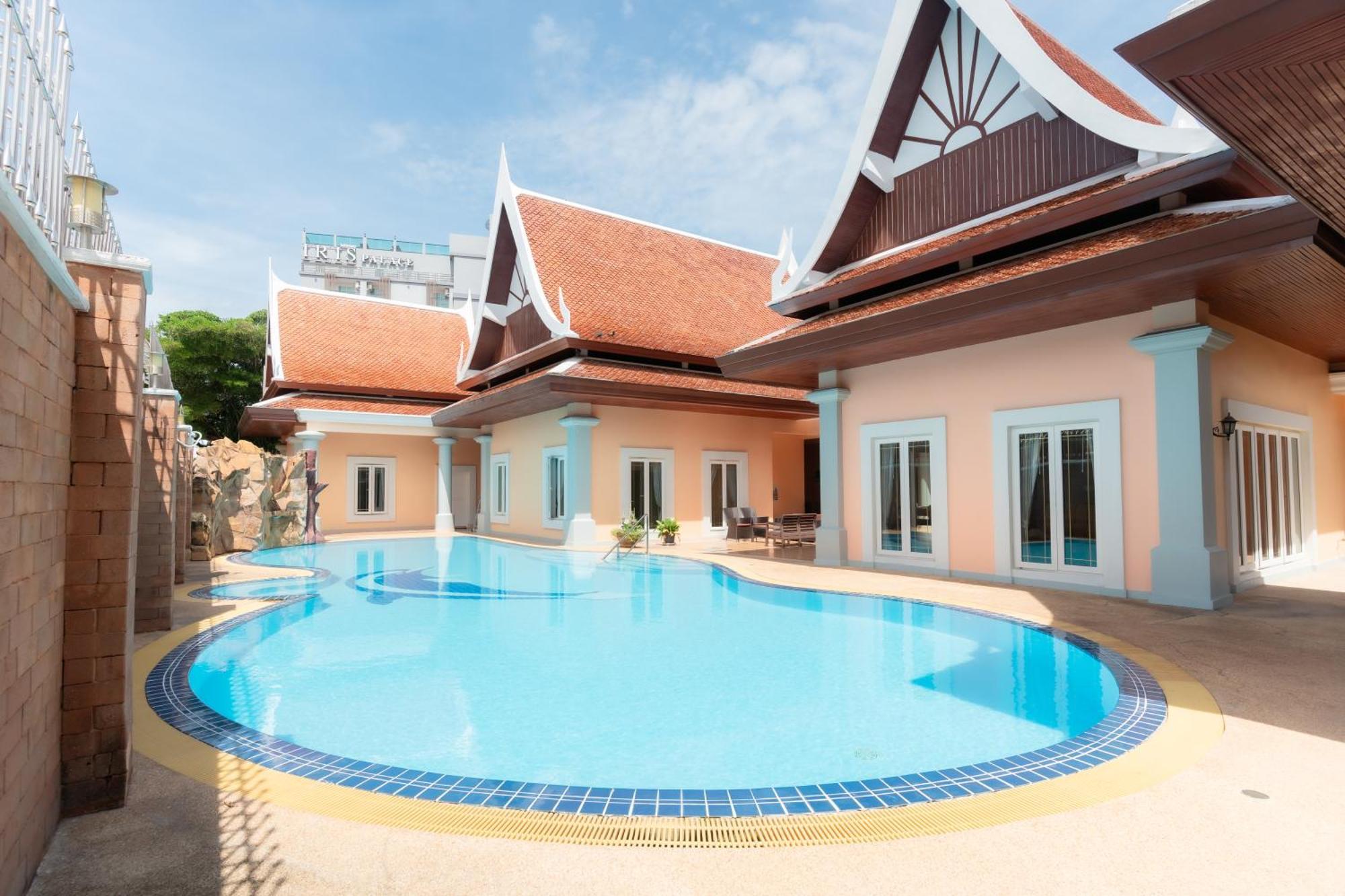 Villa 芭提雅市区近步行街1500平方6卧套房庄园别墅 Pattaya