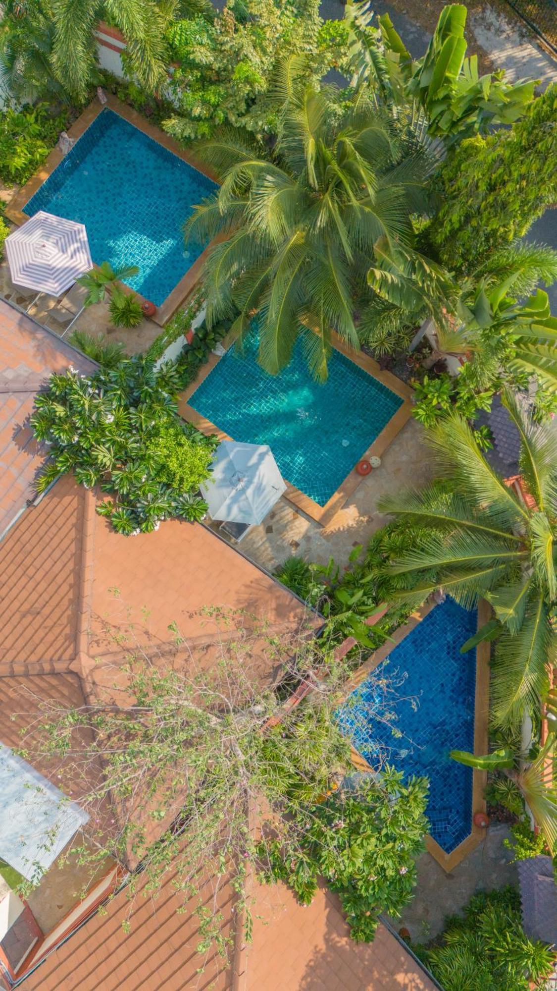 Ii, Totally Private Pool